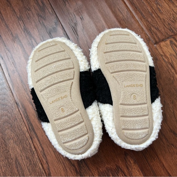 Land’s End Panda slippers. - Picture 4 of 6